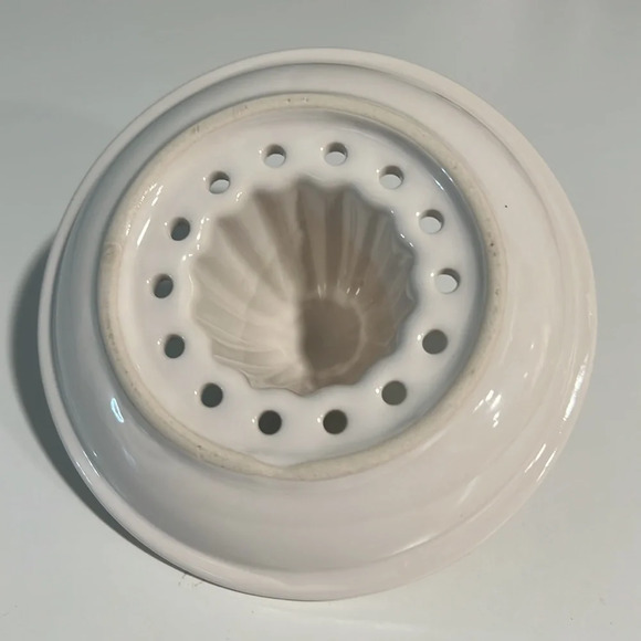 Rae Dunn ‘JUICE’ 2 Piece Juicer. - Picture 6 of 6